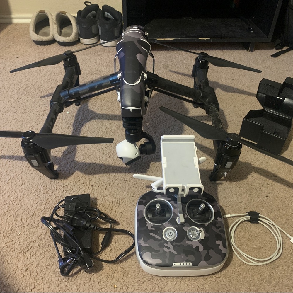 DJI INSPIRE V1 DRONE - BUNDLE w/ Battery and Case!